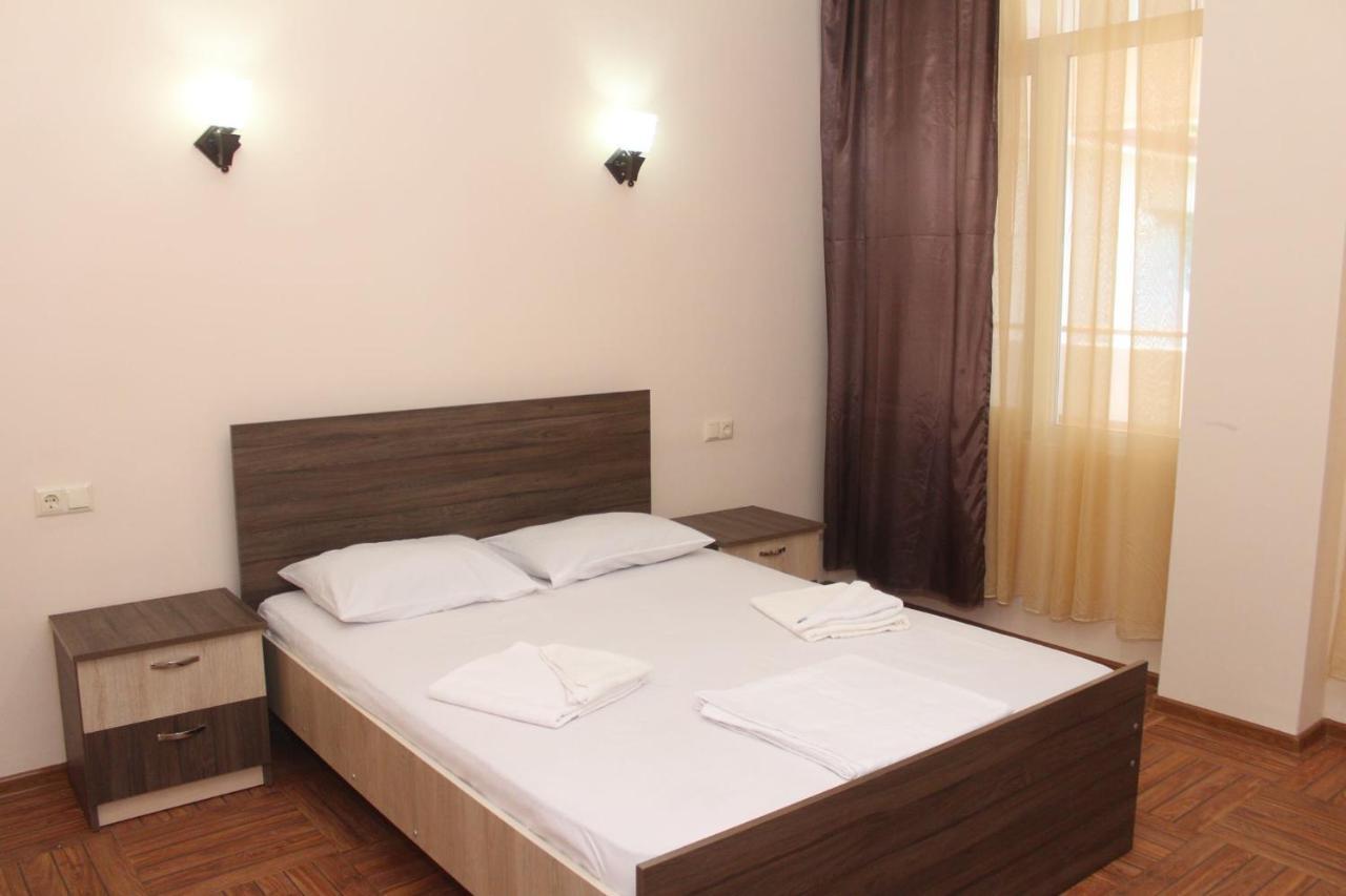 Hotel Nine Brothers Makhinjauri Esterno foto