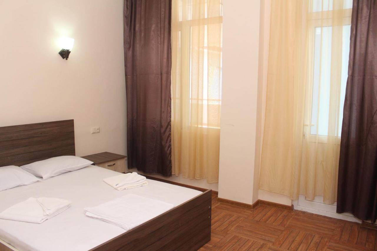 Hotel Nine Brothers Makhinjauri Esterno foto