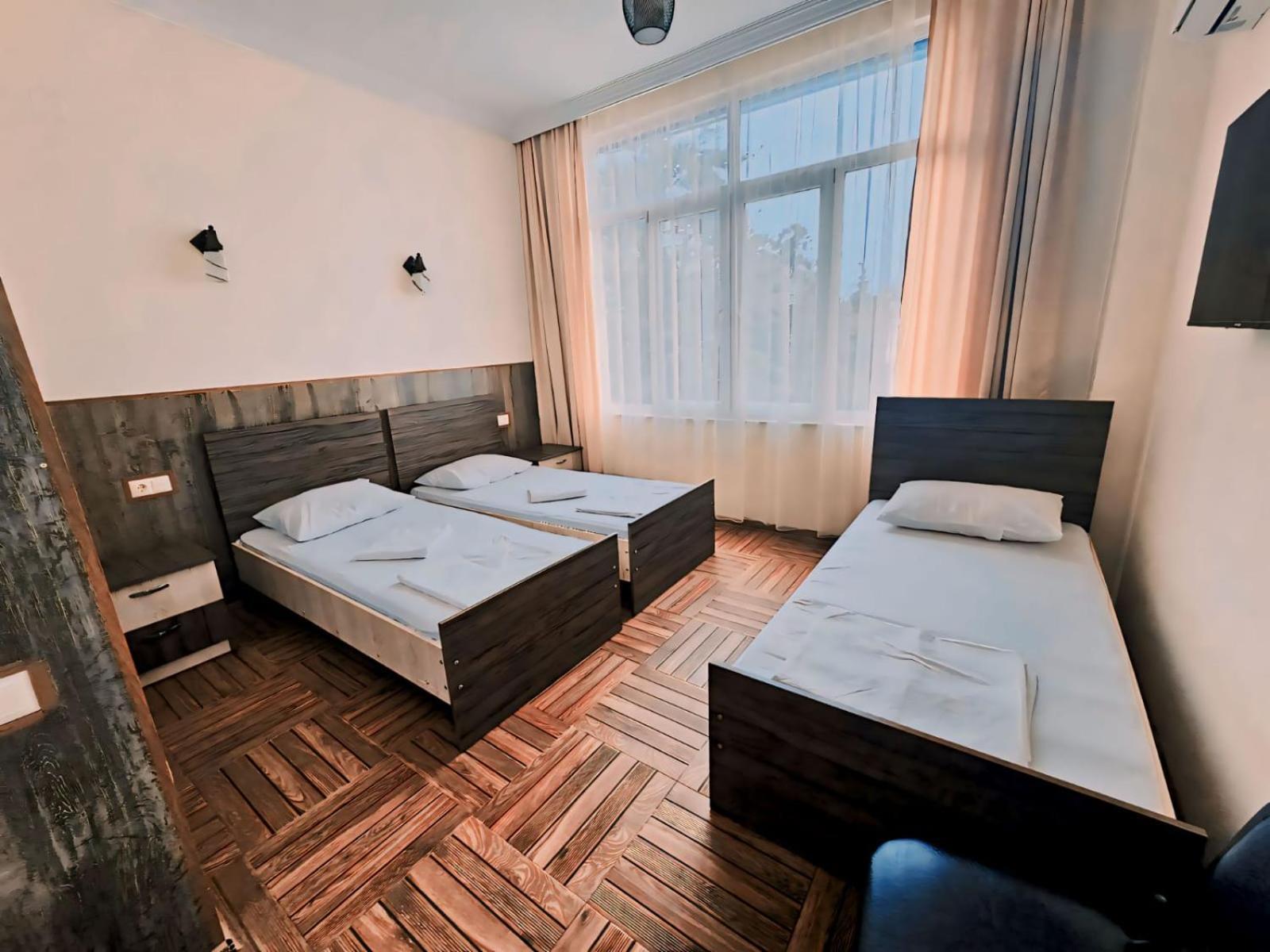Hotel Nine Brothers Makhinjauri Esterno foto