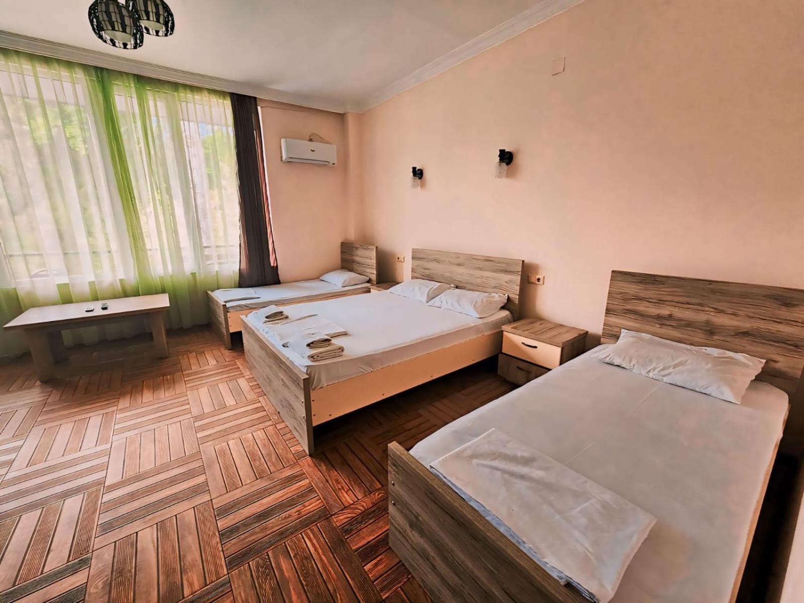 Hotel Nine Brothers Makhinjauri Esterno foto